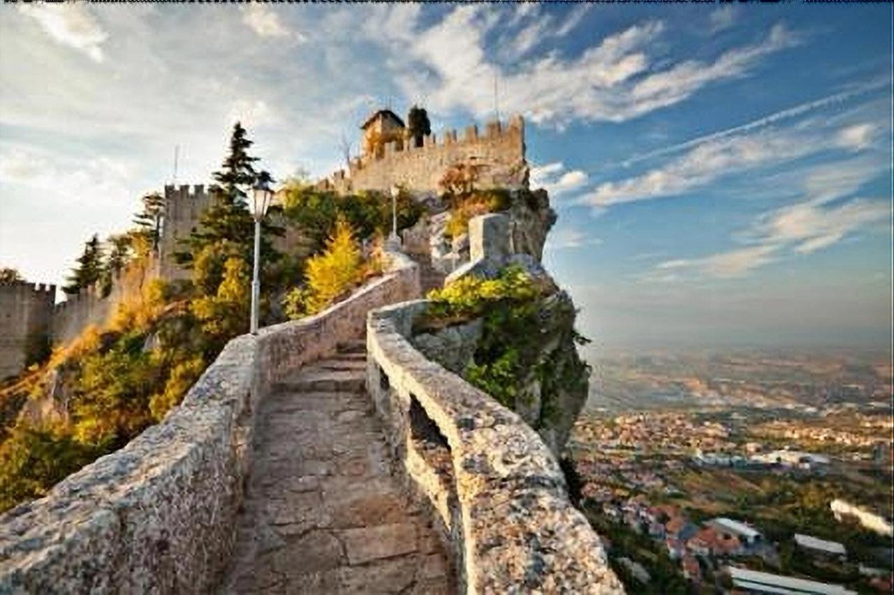 Hotel La Rocca San Marino Exterior photo