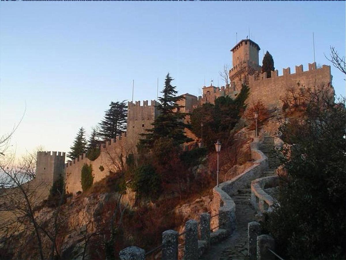 Hotel La Rocca San Marino Exterior photo